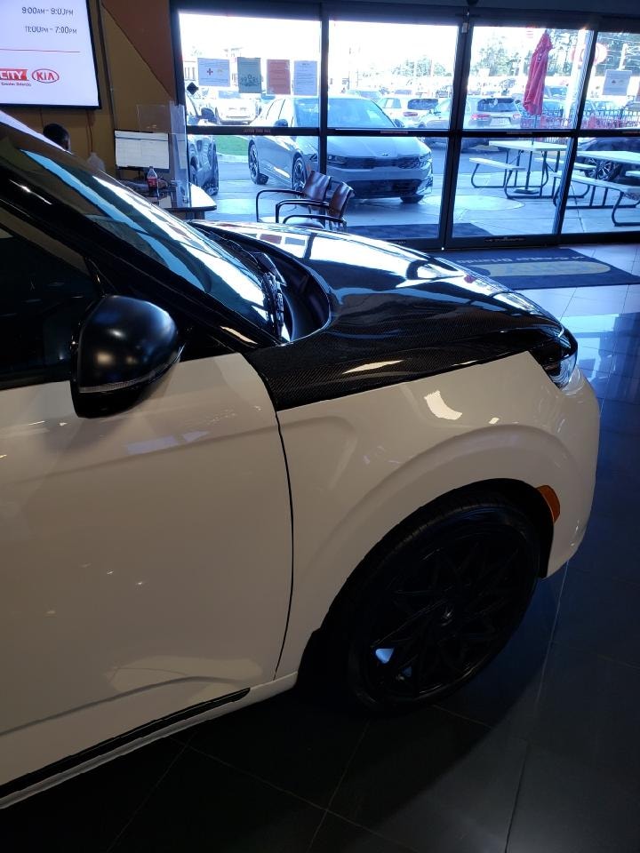 2020 Kia Soul Hood and front trim Carbon fiber Free Shipping Lower 48 states