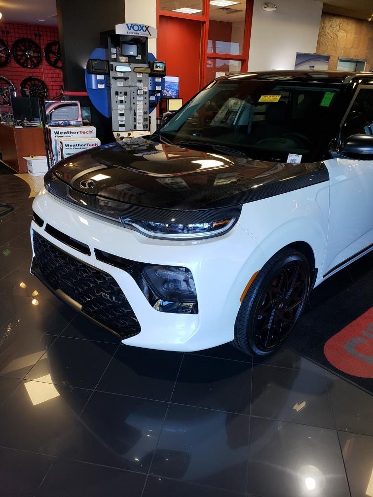 2020 Kia Soul Hood and front trim Carbon fiber Free Shipping Lower 48 states