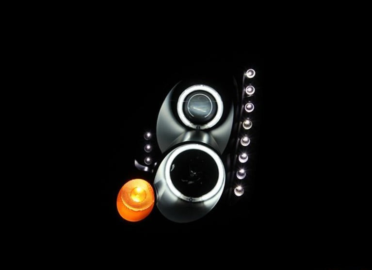 Anzo USA Projector Headlight Set w/Halo Infiniti G35 2003-2005